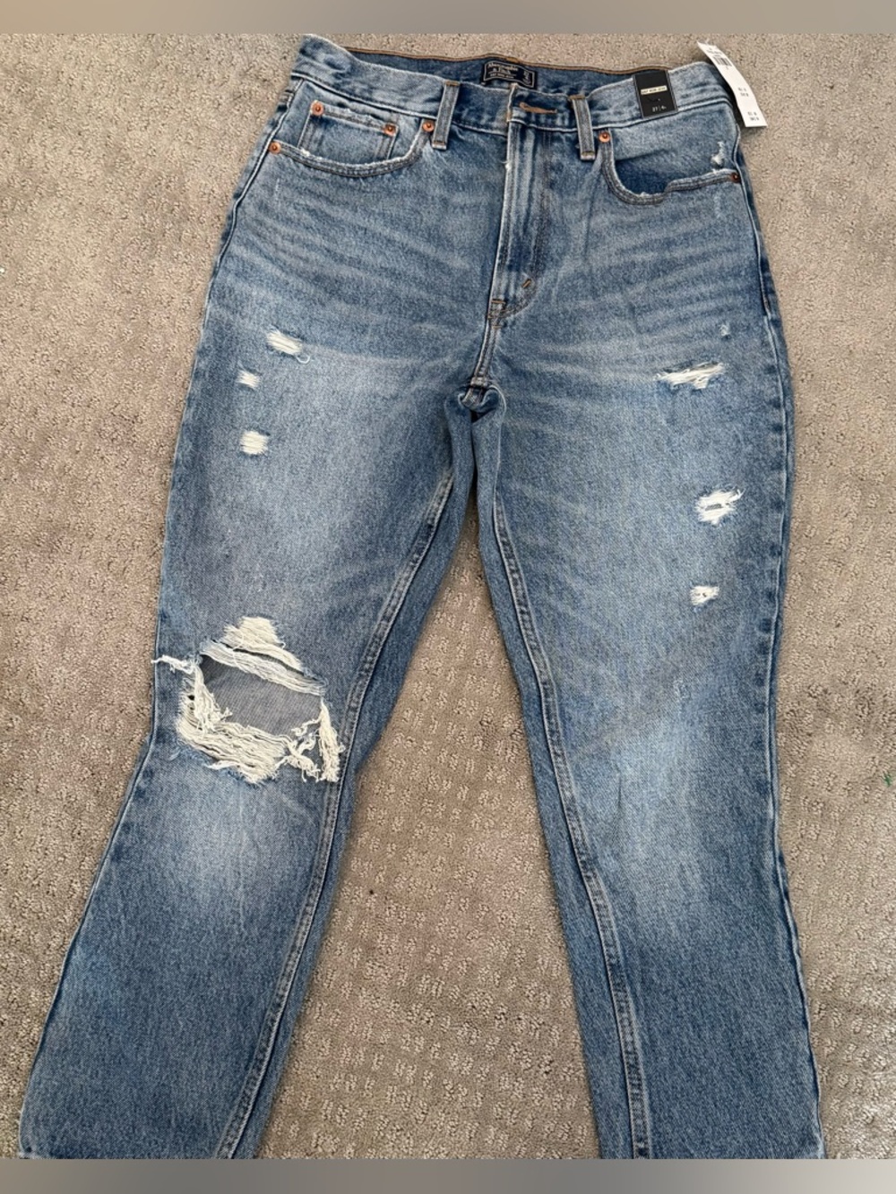 Abercrombie & Fitch Size 27/4 Mom Jeans NWT Distressed